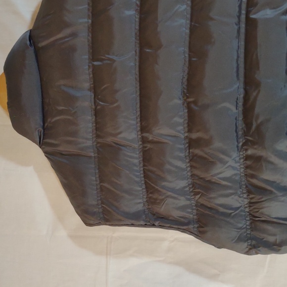 NWT Men's Zip-Up Puffer Vest - Gray - Size Large by Champs Sports Gear - Picture 6 of 15